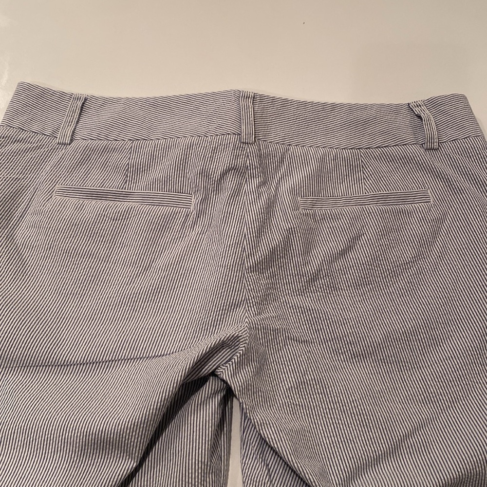 EUC J. Crew Women’s Size 10 City Fit Bermuda Shorts - Picture 9 of 10